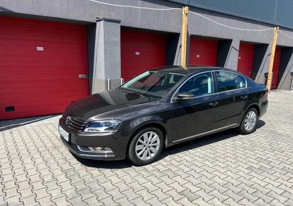 Volkswagen Passat cena 39900 przebieg: 99979, rok produkcji 2011 z Wrocław małe 407